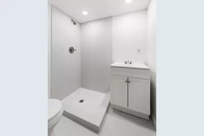 25 Veronica Place, New York City, NY 11226 - Photo 11