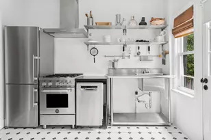 25 Veronica Pl, New York City, NY 11226 - Photo 3