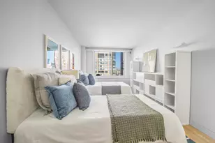 220 E 65th St, New York City, NY 10065 - Photo 29