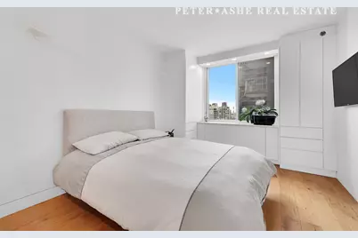 220 E 65th Street #21-M, New York City, NY 10065 - Photo 9