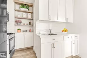 101 W 12th St, New York City, NY 10011 - Photo 5