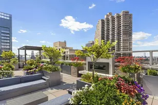 300 E 40th St, New York City, NY 10016 - Photo 11