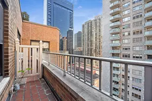 305 E 40th St, New York City, NY 10016 - Photo 11