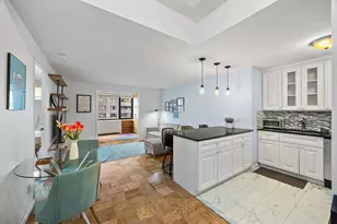 305 E 40th St, New York City, NY 10016 - Photo 3