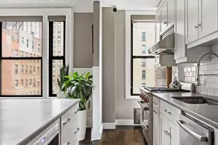 200 W 54th St, New York City, NY 10019 - Photo 3