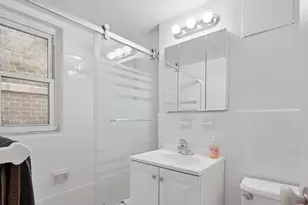 321 E 45th St, New York City, NY 10017 - Photo 5
