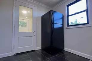 4118 Hill Ave, New York City, NY 10466 - Photo 5