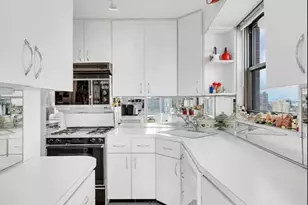 360 E 72nd St, New York City, NY 10021 - Photo 11