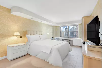 360 E 72nd Street #C3301, New York City, NY 10021 - Photo 15