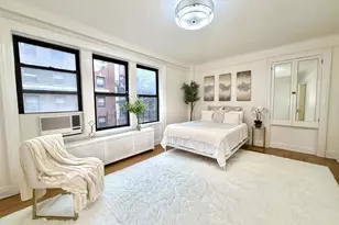 140 W 58th St, New York City, NY 10019 - Photo 7