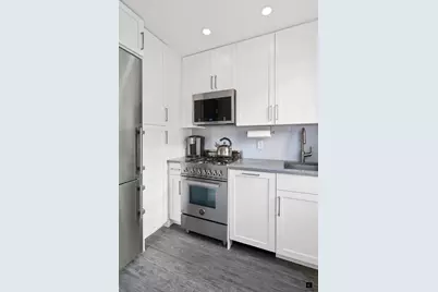 400 E 52nd Street #9-C, New York City, NY 10022 - Photo 5