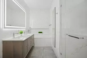 247 W 46th St, New York City, NY 10036 - Photo 5