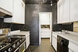 30 E 62nd St, New York City, NY 10065 - Photo 5