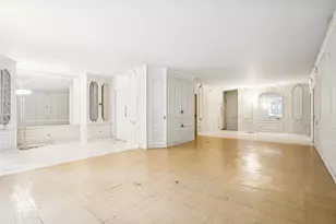 30 E 62nd St, New York City, NY 10065 - Photo 3