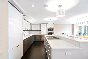 21 E 61st St, New York, NY 10065 - Photo 5