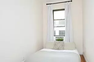 132 W 71st St, New York, NY 10023 - Photo 7