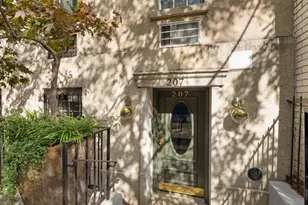 207 W 21st St, New York City, NY 10011 - Photo 9