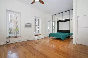 207 W 21st St, New York City, NY 10011 - Photo 3