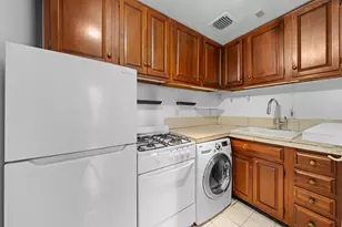 207 W 21st St, New York City, NY 10011 - Photo 7