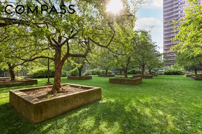 150 W End Avenue #22H, New York City, NY 10023 - Photo 9