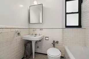 235 E 22nd St, New York City, NY 10010 - Photo 11