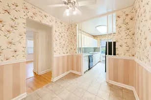 915 E 17th St, New York City, NY 11230 - Photo 7