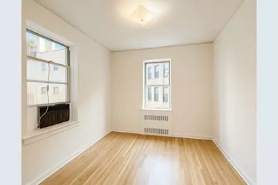 915 E 17th Street #302, New York City, NY 11230 - Photo 11
