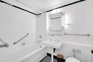 410 W 24th St, New York City, NY 10011 - Photo 9