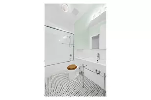 24-75 38th St, New York City, NY 11101 - Photo 9