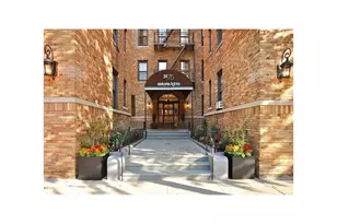 24-75 38th St, New York City, NY 11101 - Photo 11