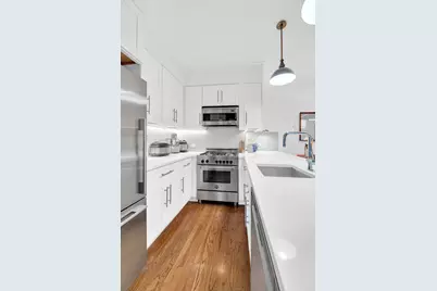 24-75 38th Street #D7/D8, New York City, NY 11101 - Photo 3