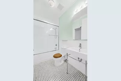 24-75 38th Street #D7/D8, New York City, NY 11101 - Photo 9