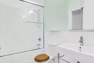 24-75 38th St, New York City, NY 11101 - Photo 9