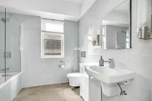 321 E 48th St, New York City, NY 10017 - Photo 3