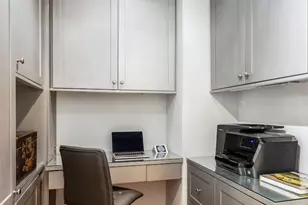 150 E 61st St, New York City, NY 10065 - Photo 7