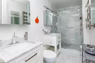 300 E 59th St, New York, NY 10022 - Photo 5