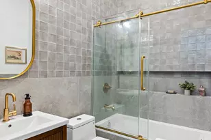 118 Schaefer St, Brooklyn, NY 11207 - Photo 11