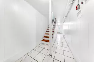 20-23 41st St, New York City, NY 11105 - Photo 15