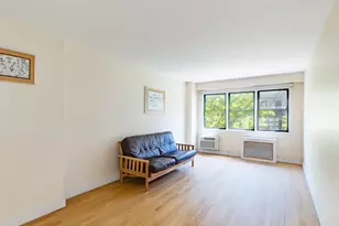 579 W 215th St, New York City, NY 10034 - Photo 3
