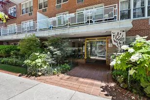 415 Argyle Rd, New York City, NY 11218 - Photo 15