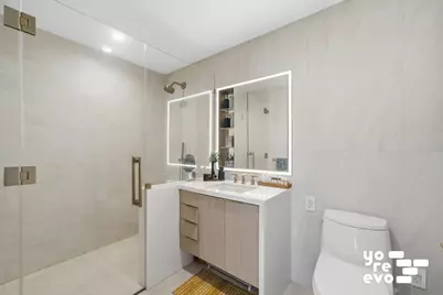 3 Court Square #4308, New York City, NY 11101 - Photo 5