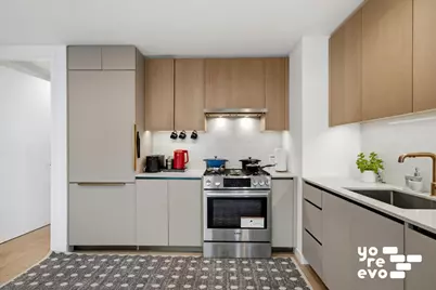 3 Court Square #4308, New York City, NY 11101 - Photo 3