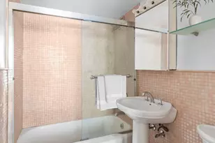 130 E 18th St, New York City, NY 10003 - Photo 7