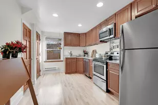 345 Dormans Ct, New York City, NY 11693 - Photo 5