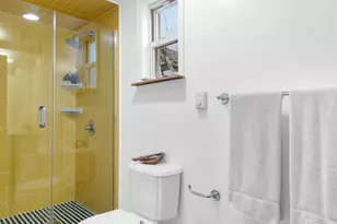 345 Dormans Ct, New York City, NY 11693 - Photo 7