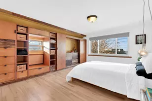 345 Dormans Ct, New York City, NY 11693 - Photo 3