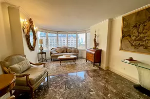 330 E 38th St, New York City, NY 10016 - Photo 3