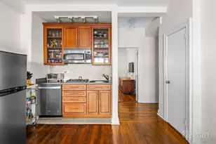 116 W 72nd St, New York, NY 10023 - Photo 5