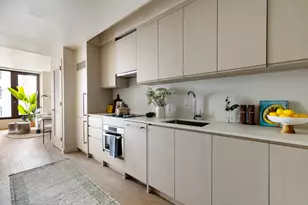 300 E 50th St, New York, NY 10022 - Photo 3