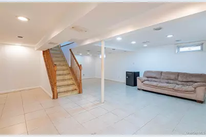 78-36 271st Street, New York City, NY 11040 - Photo 15